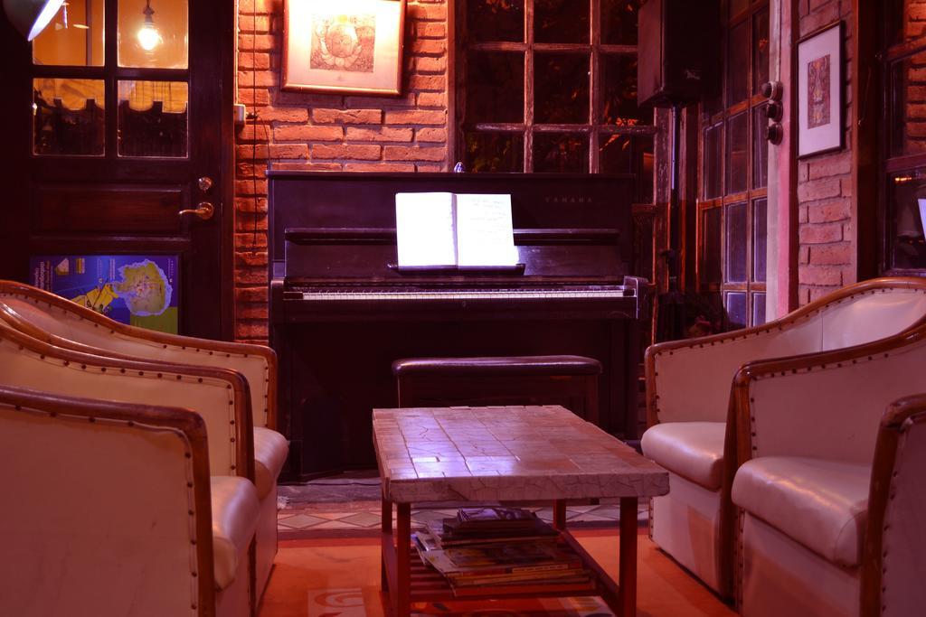 Brickhouse Ayutthaya Guesthouse Est 1986 Exteriör bild