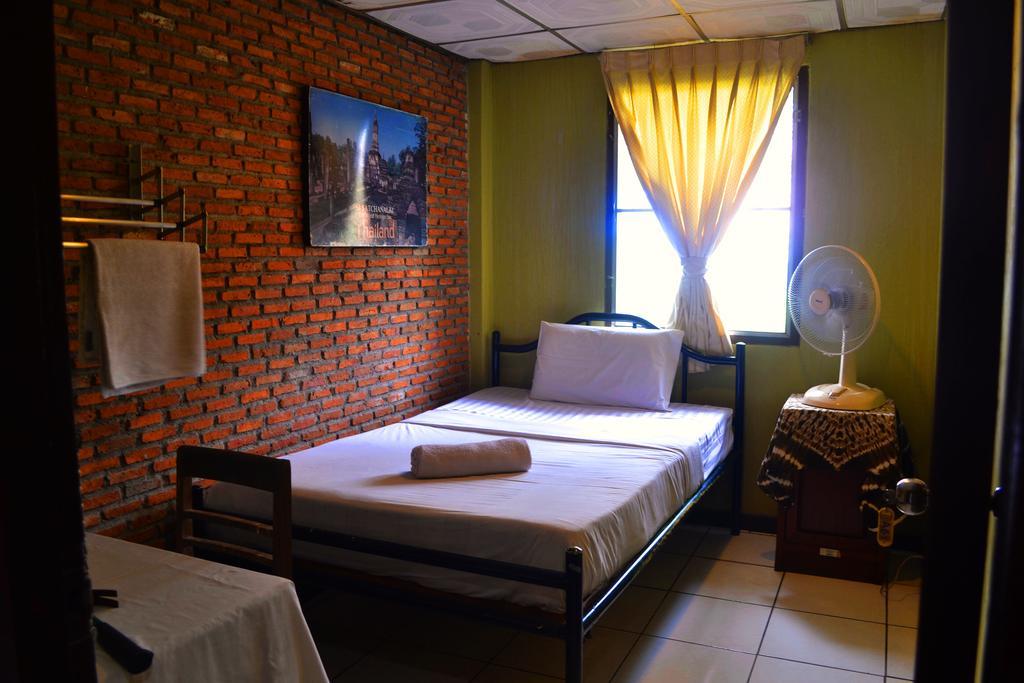 Brickhouse Ayutthaya Guesthouse Est 1986 Exteriör bild